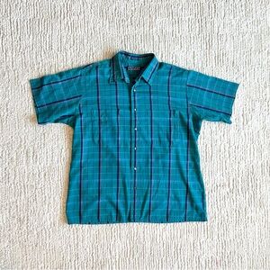 Vintage Editions by Van Heusen short sleeve button up shirt.